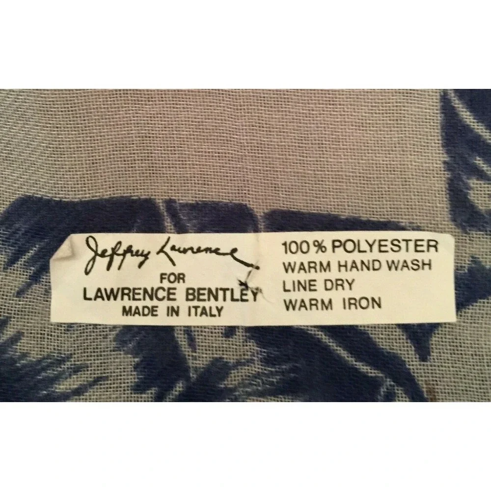 Jeffrey Lawrence For Lawrence Bentley Womens‎ Square Scarf Gray Floral 31